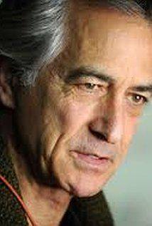 David Strathairn