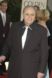 Michael Constantine