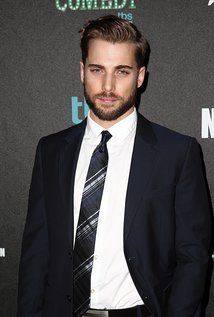 Dustin Milligan