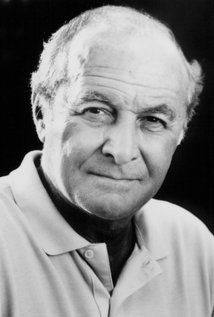 Robert Loggia