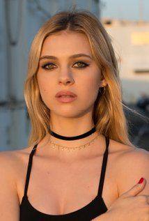 Nicola Peltz