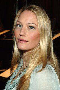 Sarah Wynter