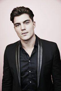 Zane Holtz