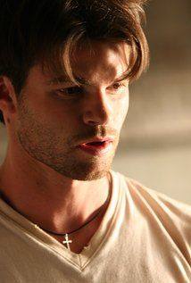 Daniel Gillies