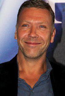 Mikael Persbrandt