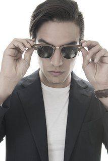 Vadhir Derbez