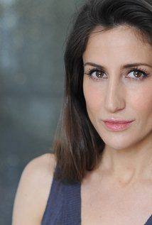 Ariana Fraval