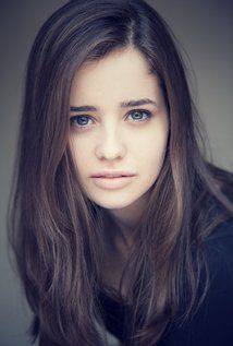 Holly Earl