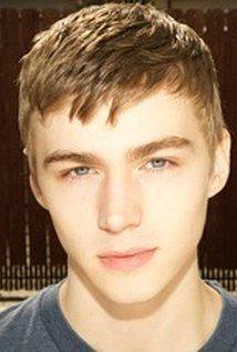 Miles Heizer