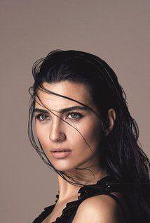 Tuba Buyukustun