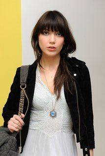 Daisy Lowe