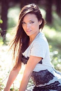 Elisa Mouliaa