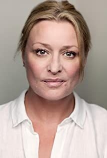 Laurie Brett