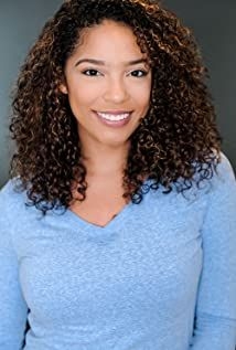 Samantha L Thomas